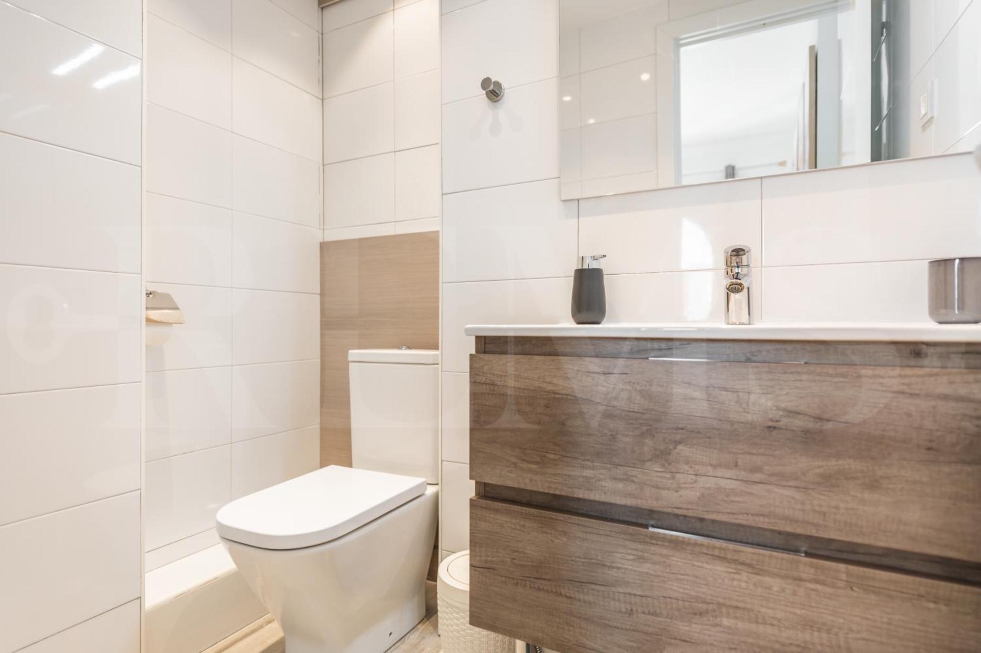 Apartment Pool, Sea Views & Parking By Rems *