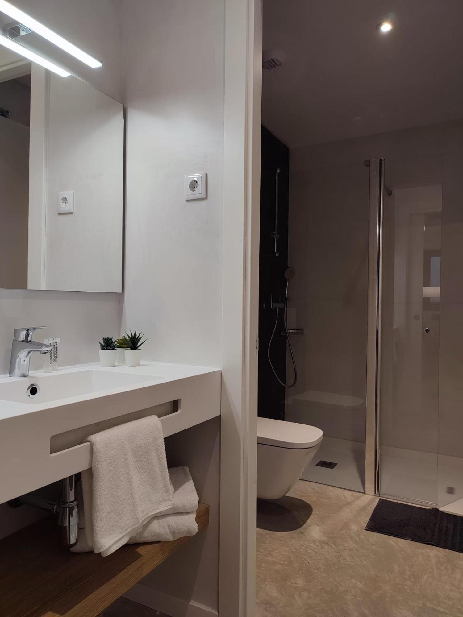 Ariqus Fira Aparthotel