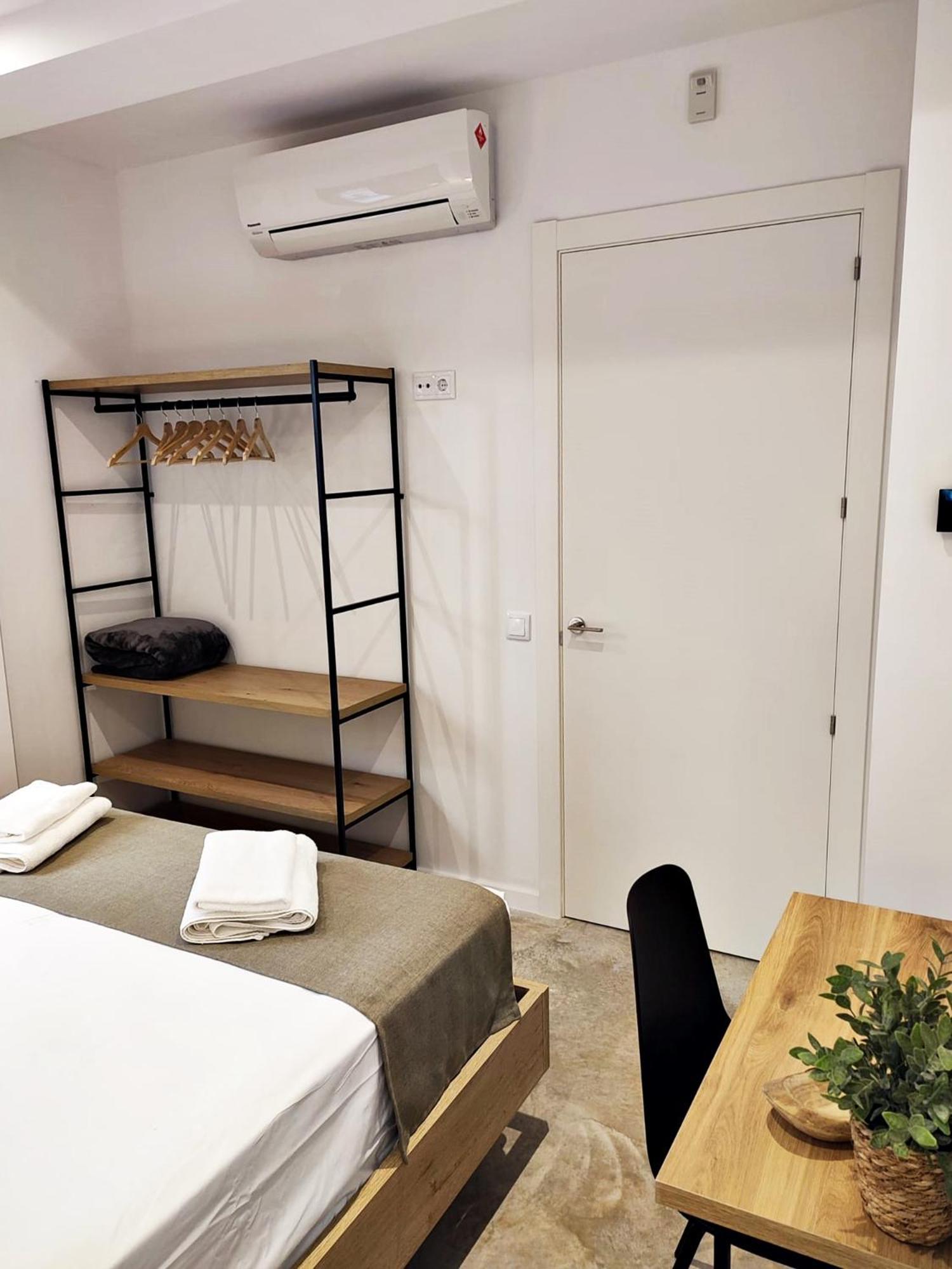 Ariqus Fira Aparthotel