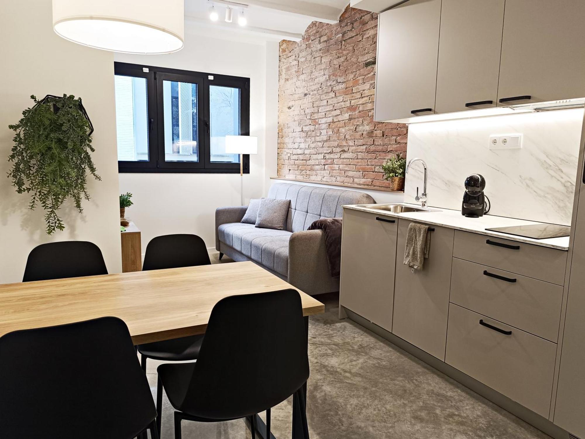 Ariqus Fira Aparthotel