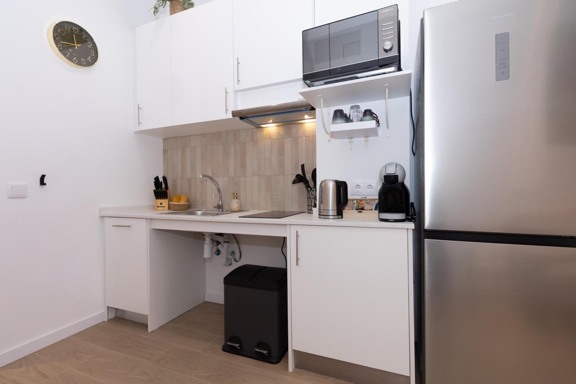 Apartment New! Luxury & Close To Metro! Between & Center Valencia