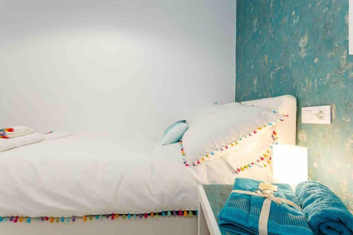 Precioso Piso En Playa Caleta Apartamento *