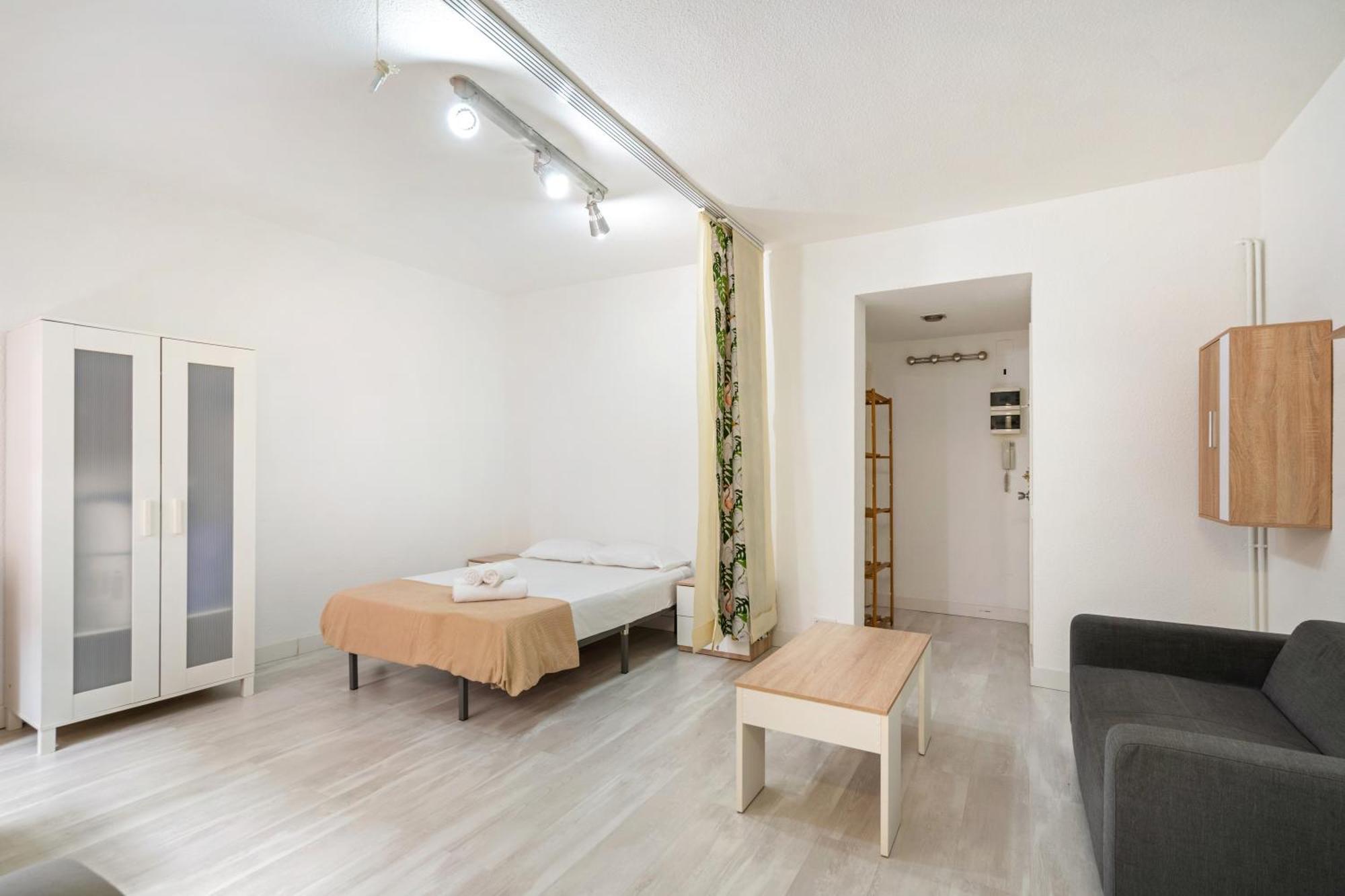 Apartamento Estudios En Plaza Espana. Centro De Madrid