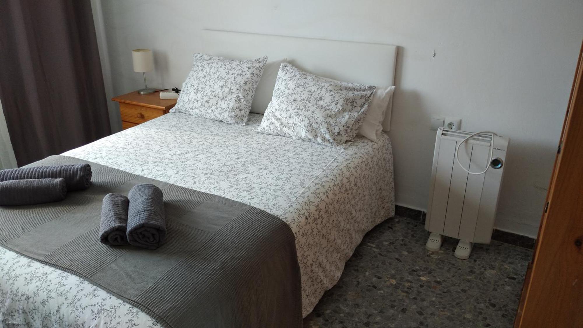 Lola - Privada - Aire Acondicionado - Banos Compartidos Bed & Breakfast