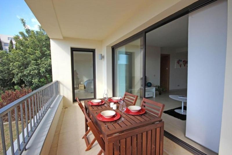 Spacious With 3 Pools & Gym