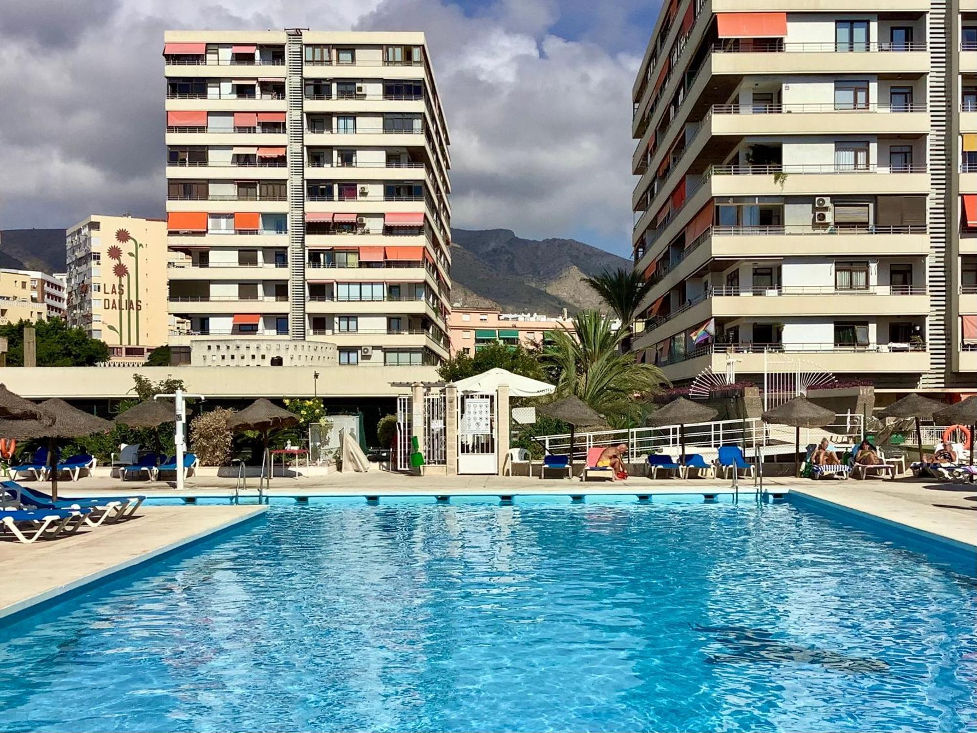 Apartment La Nogalera Modern And Spacious With Pool And Sea View