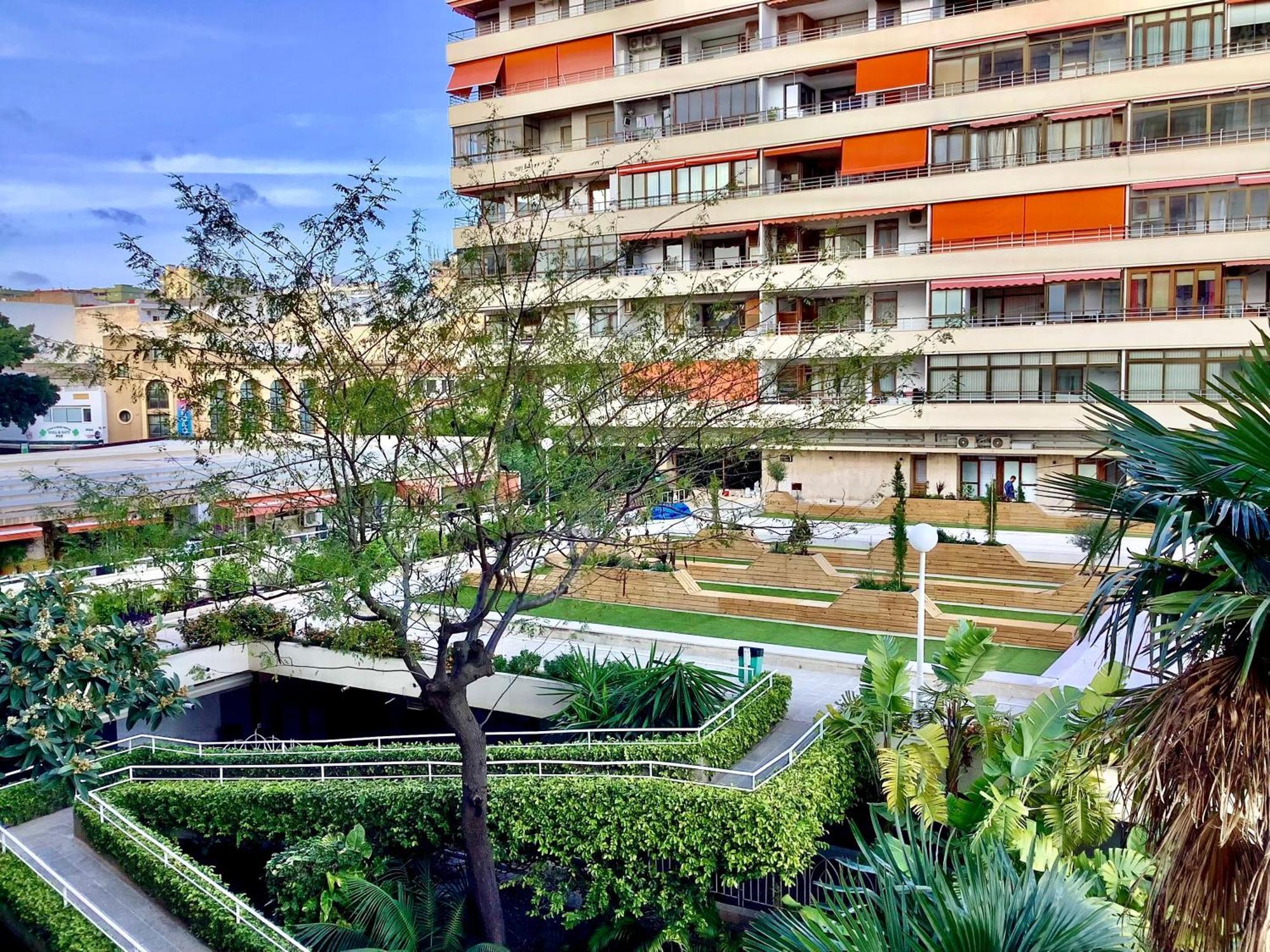 Apartment La Nogalera Modern And Spacious With Pool And Sea View