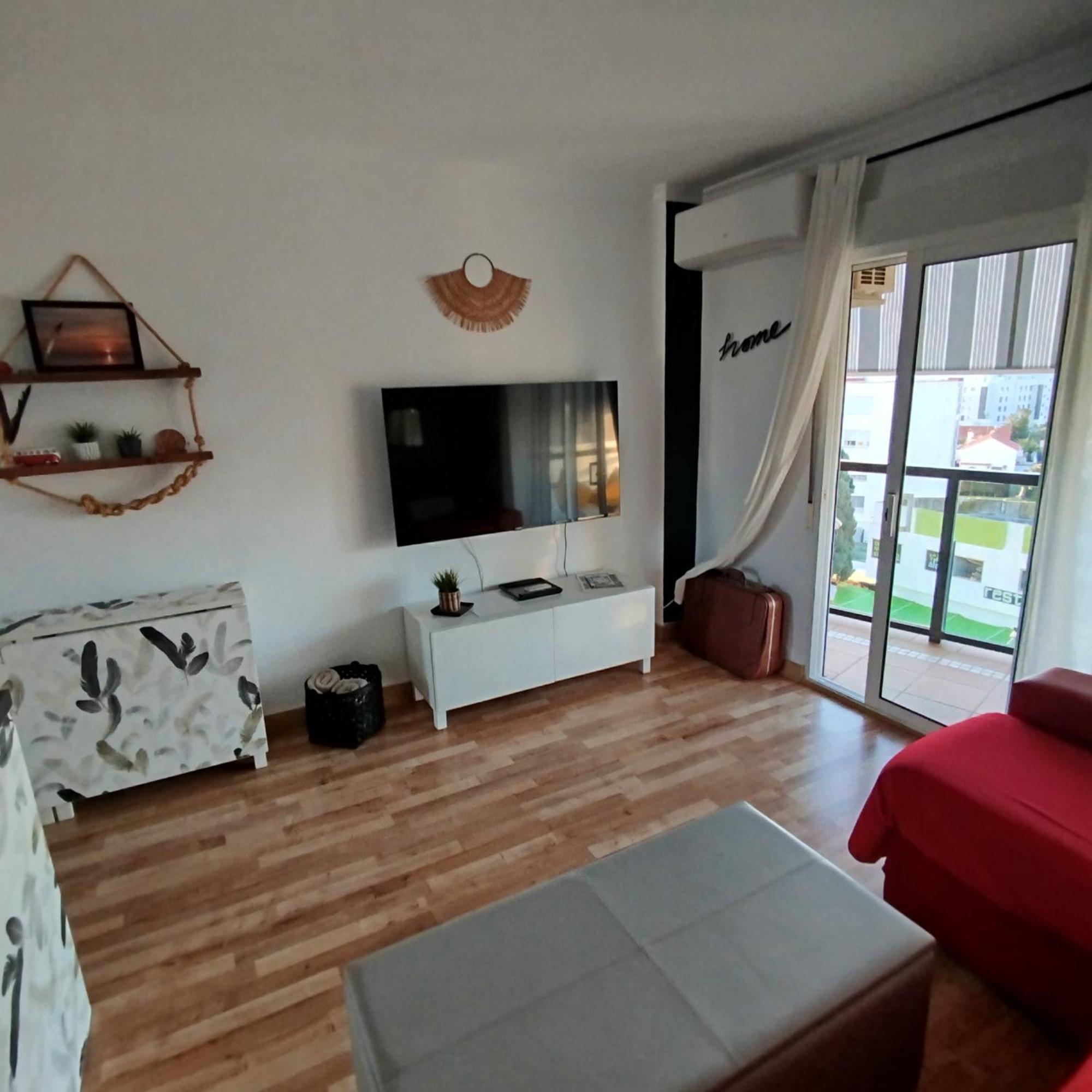 Apartamento Apto. Residencial En Con Piscina. Torremolinos