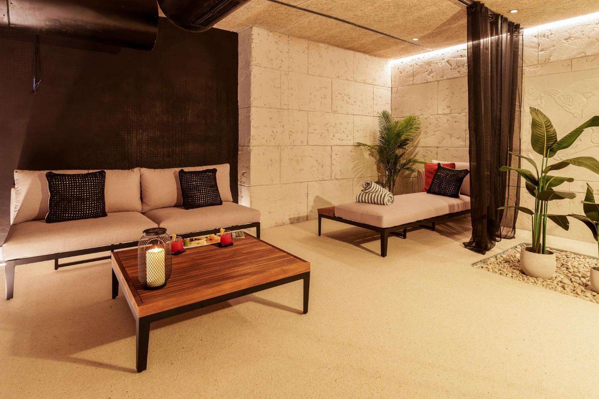 Azz Valencia Congress & Hotel 4*