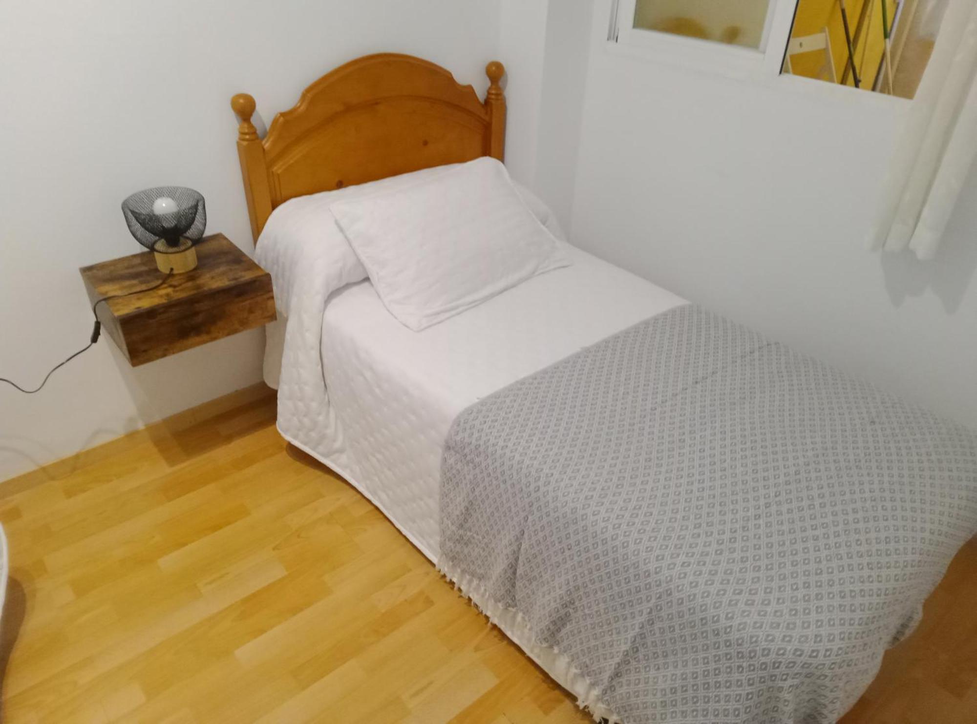 Bonito Piso De 2 * Hijar (Granada)