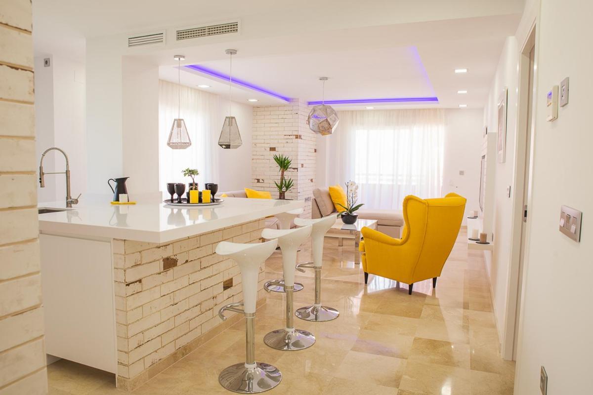 Apartamento Luxury 100 Sq.m. Sea View *