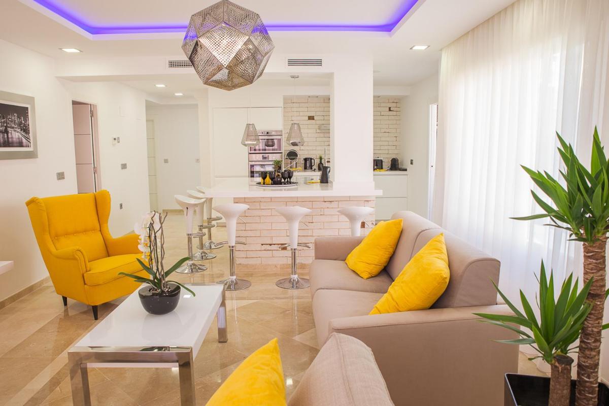 Apartamento Luxury 100 Sq.m. Sea View *