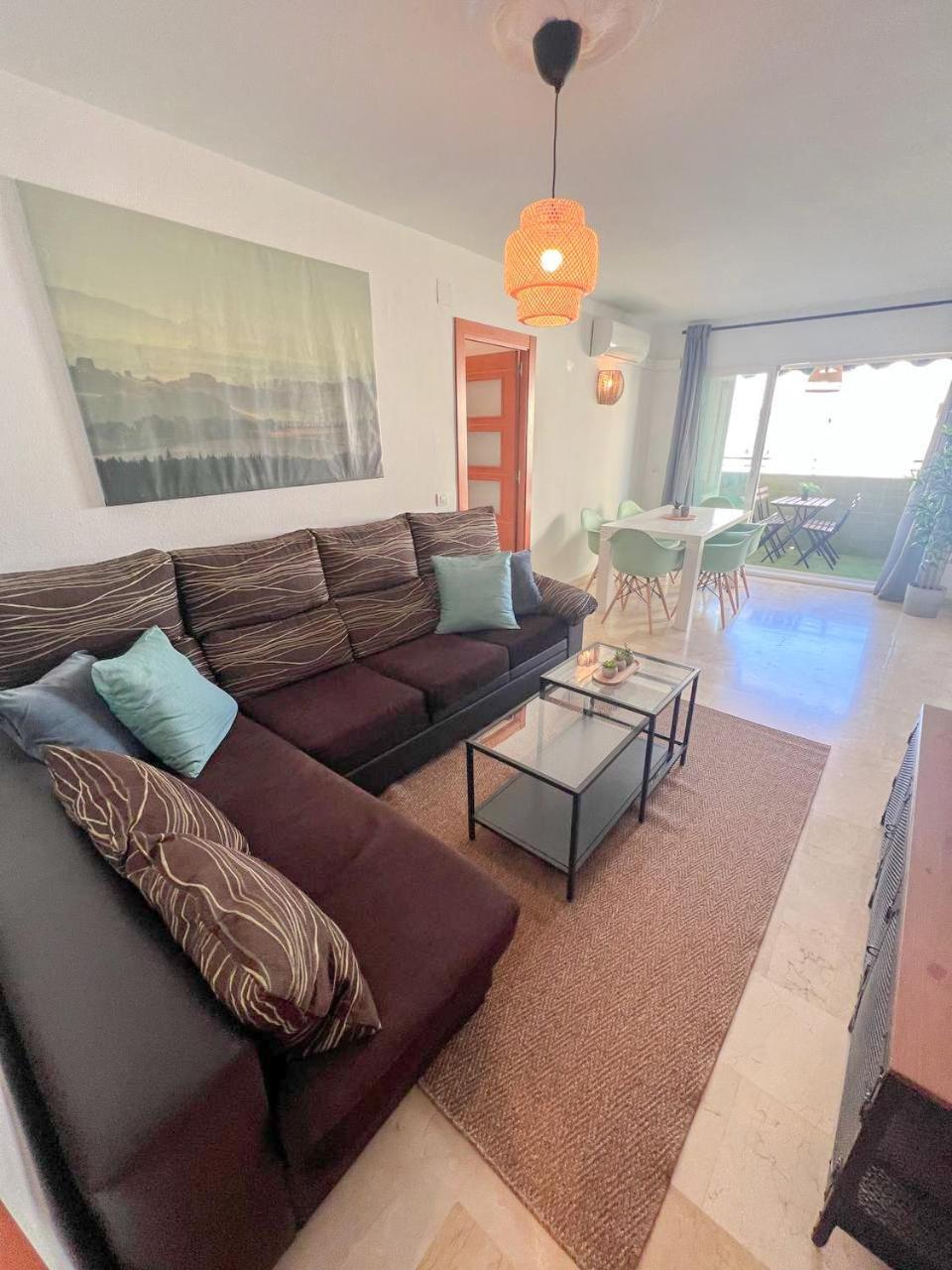 Large & Cozy Centrally Apartamento *