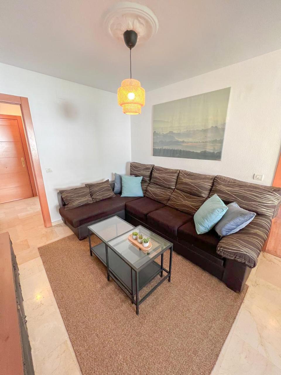 Large & Cozy Centrally Apartamento *