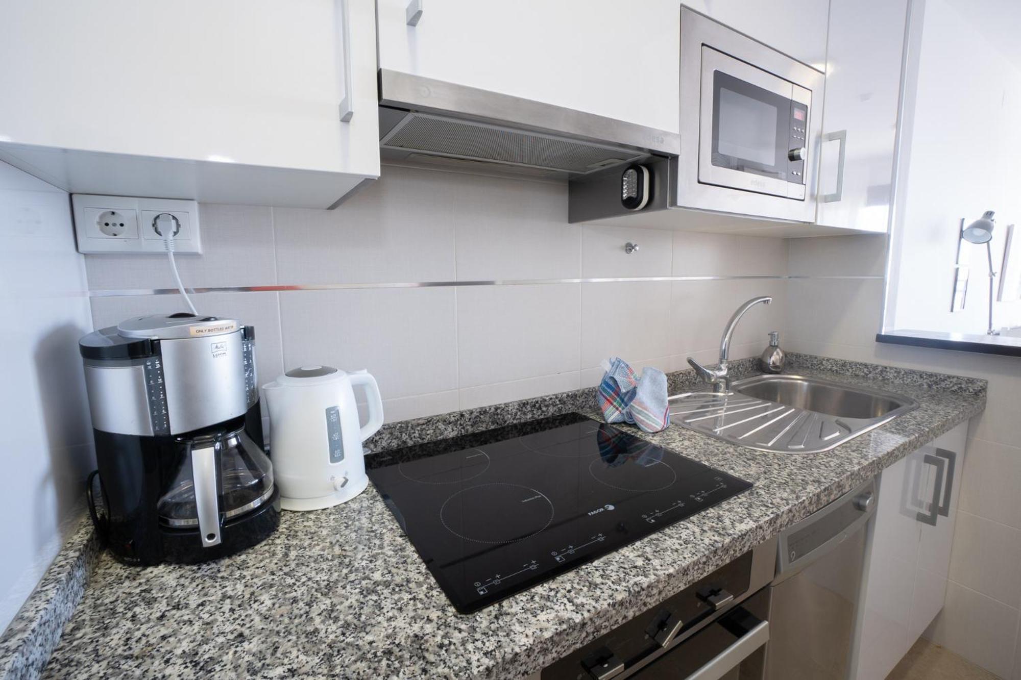 Apartment & Torres De San Juan Nerja