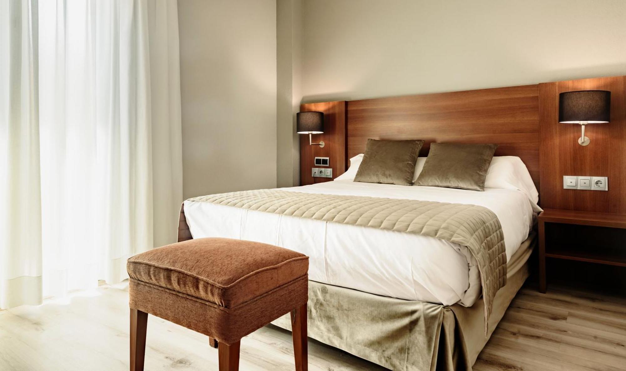 Hotel Bs Capitulaciones 4*