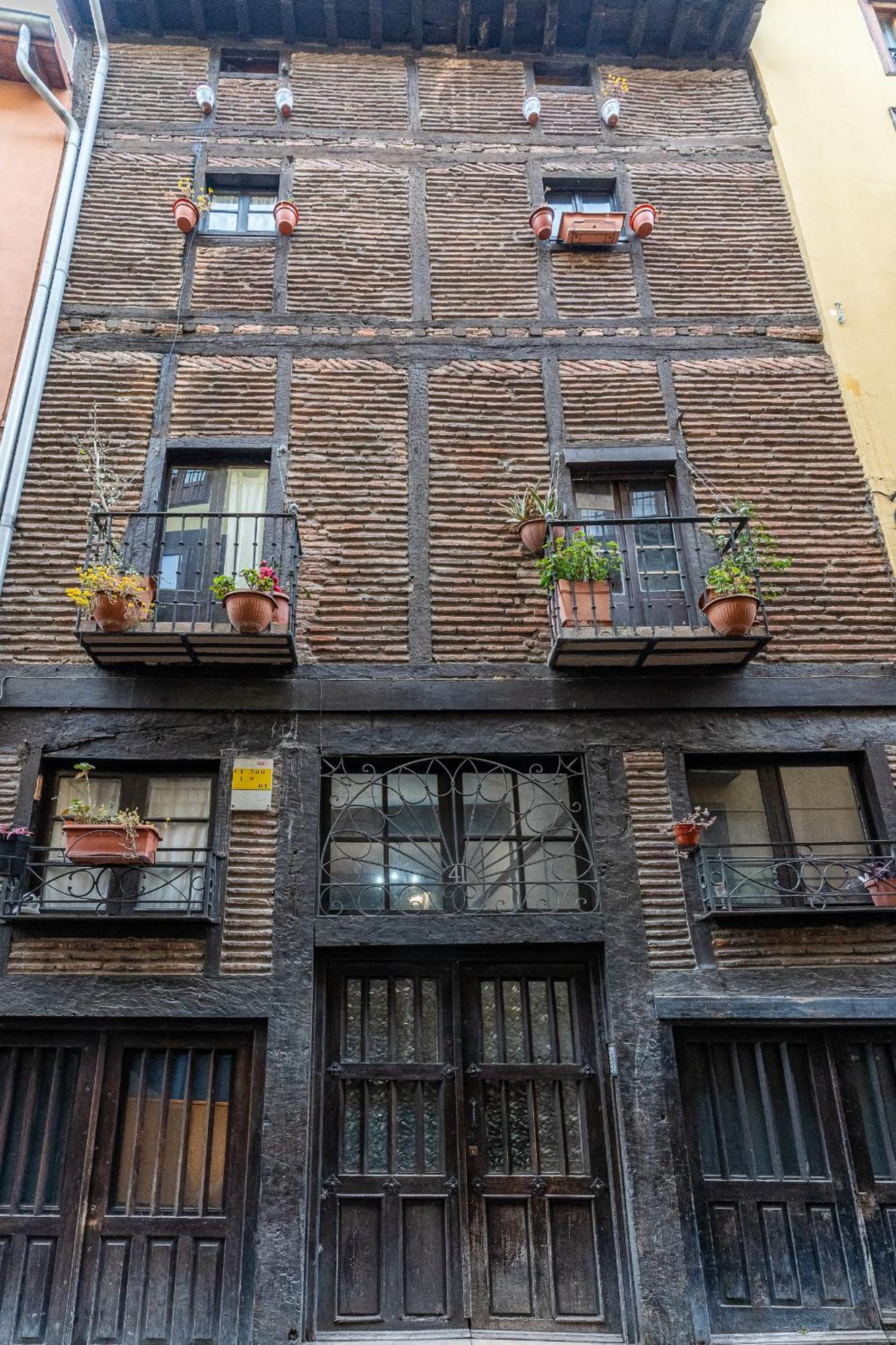 Aptc Etxea Hostel Vitoria-Gasteiz