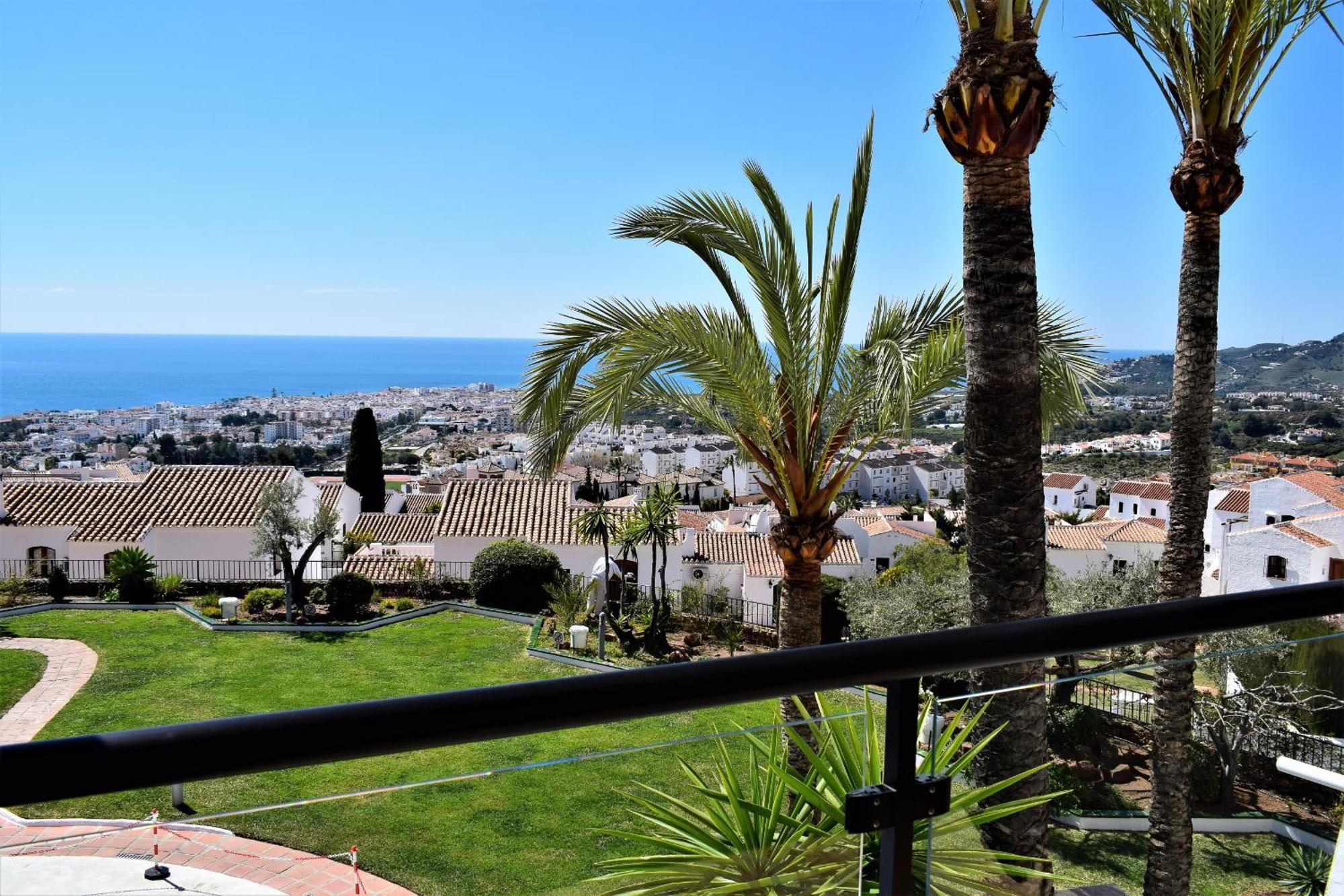 Apartment & Torres De San Juan Nerja