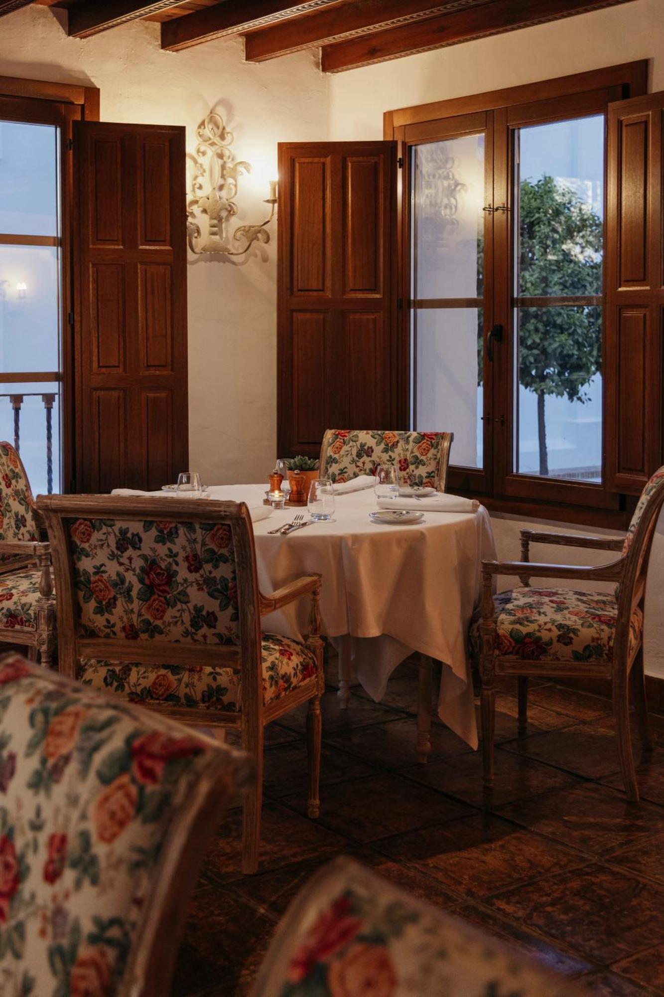 La Bobadilla, A Royal Hideaway Hotel Villanueva de Tapia