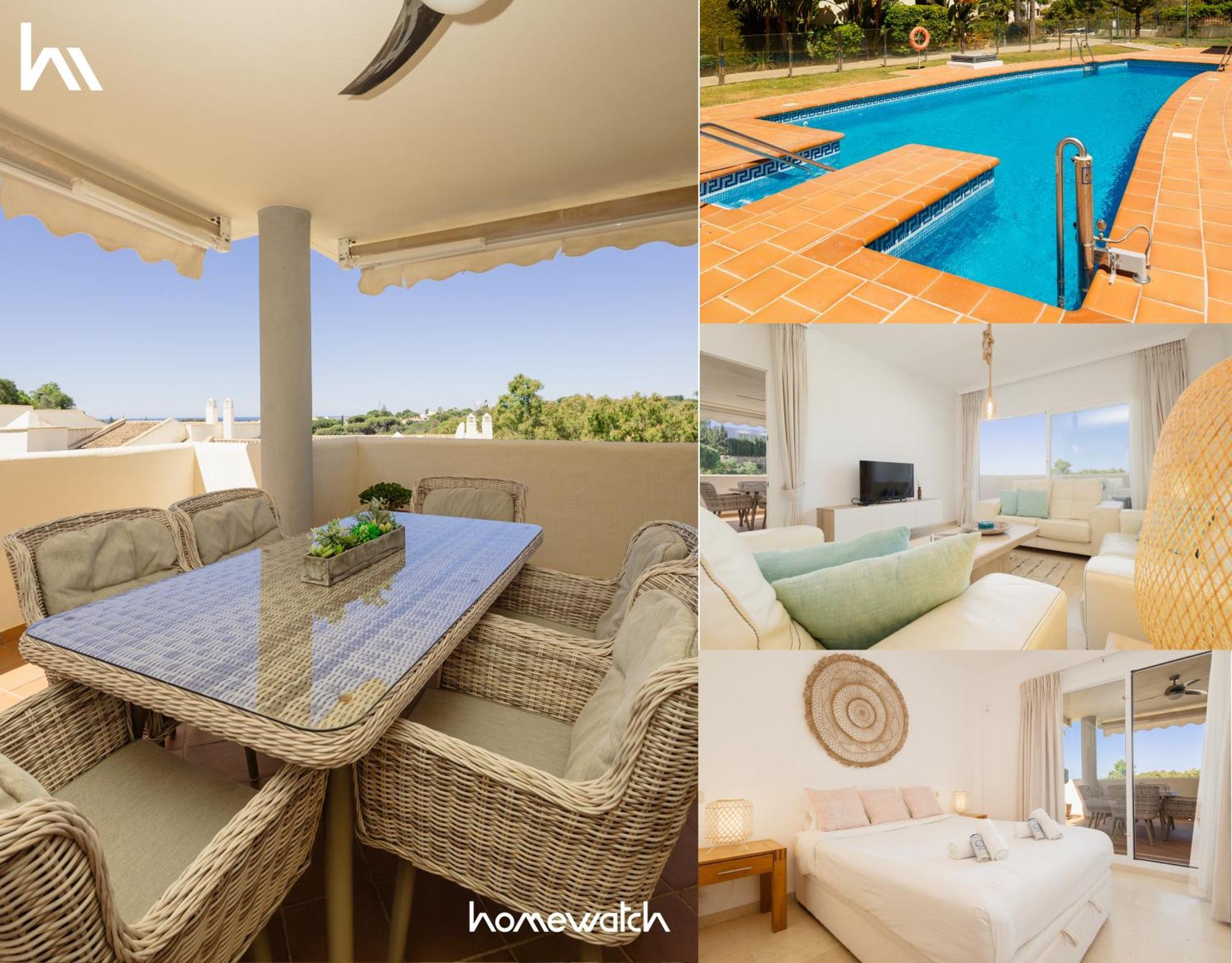 With Private Terrace, Just 10 Minutes By Car From Elviria Beach, Apartamento Marbella