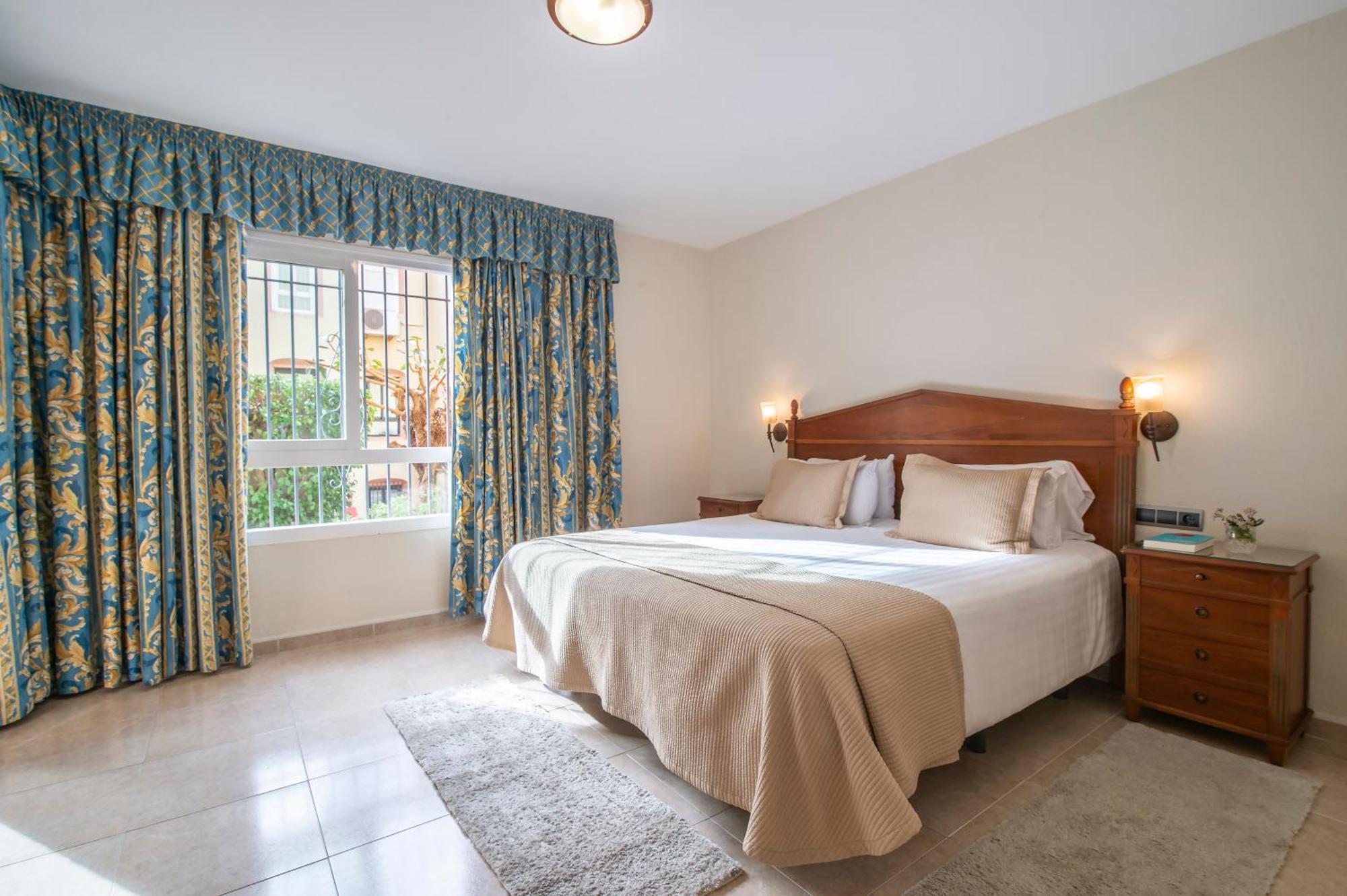 Macdonald Dona Lola Apartment