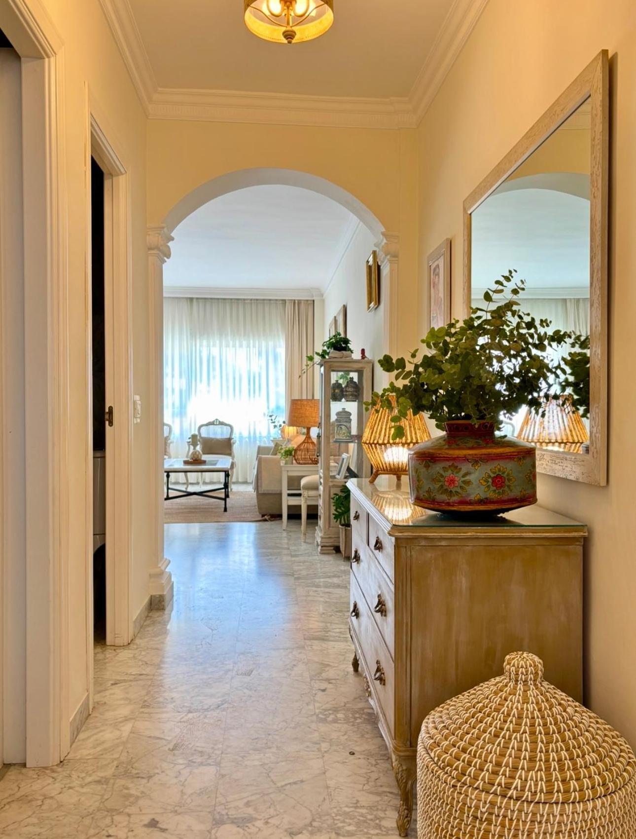 Playa Rocio Calm Beachfront Apartment- 2bdr Apartamento Marbella