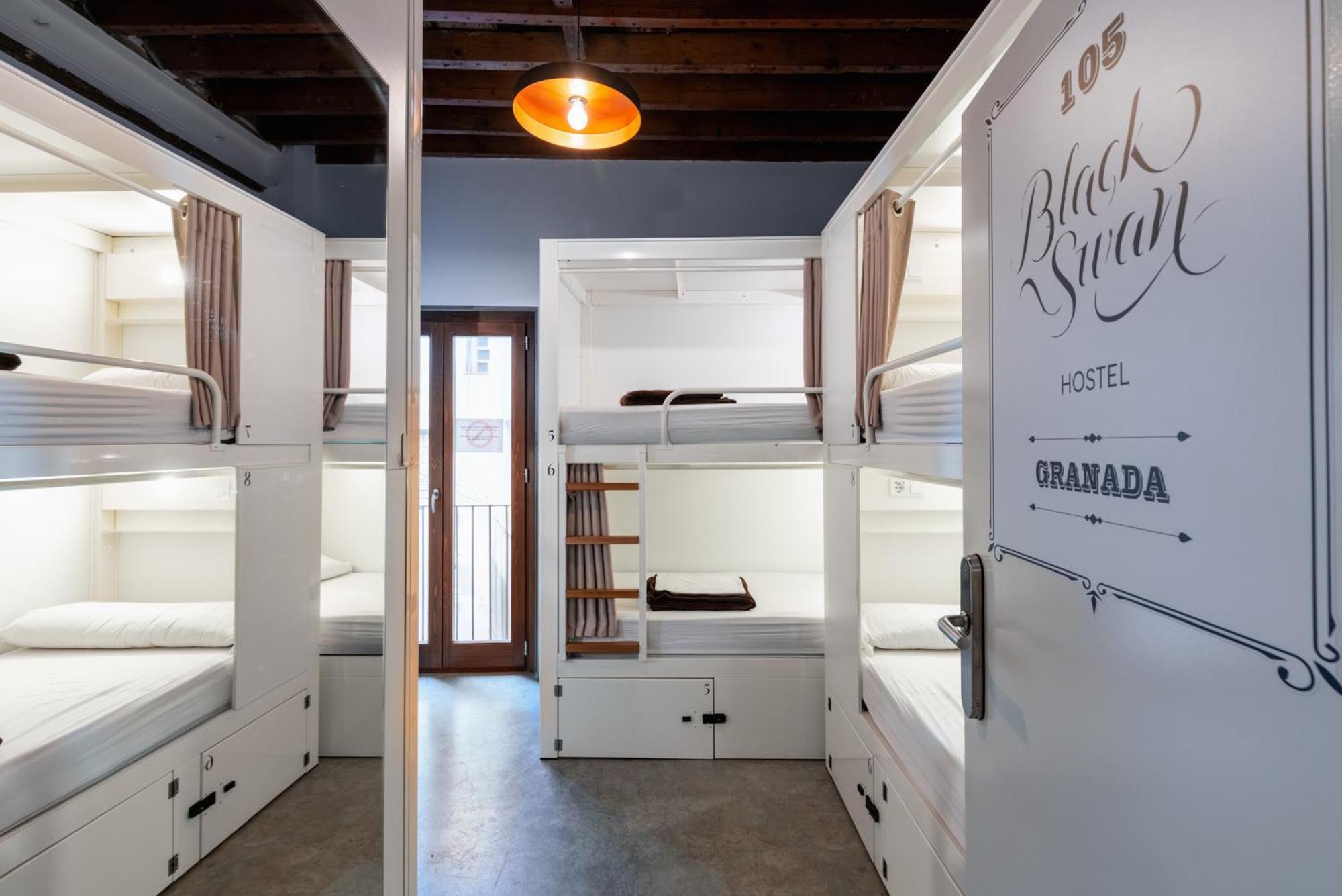Hostel Black Swan Granada