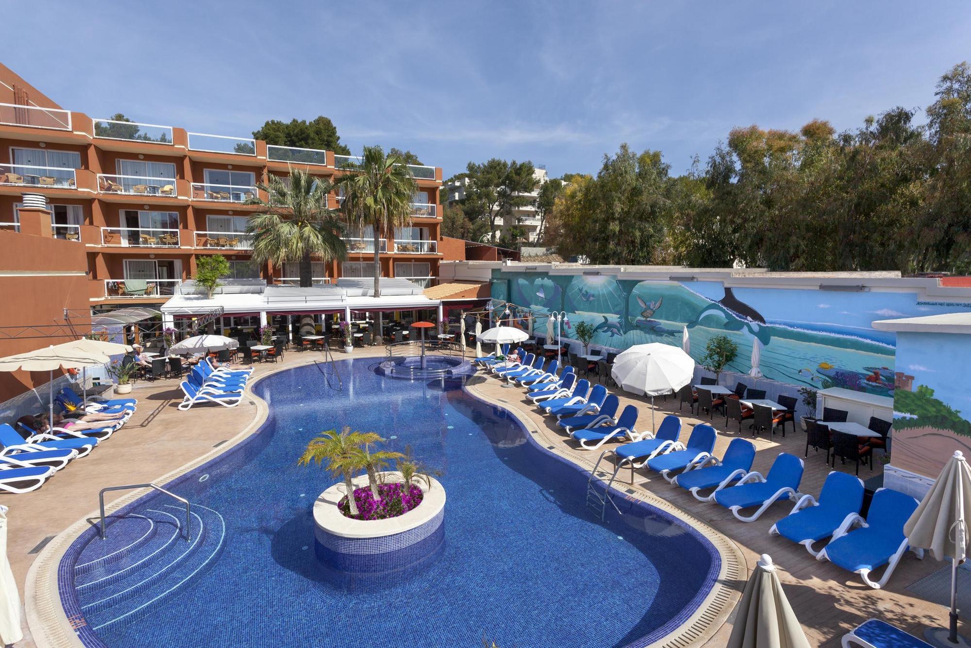 Y Paguera Aparthotel 4*