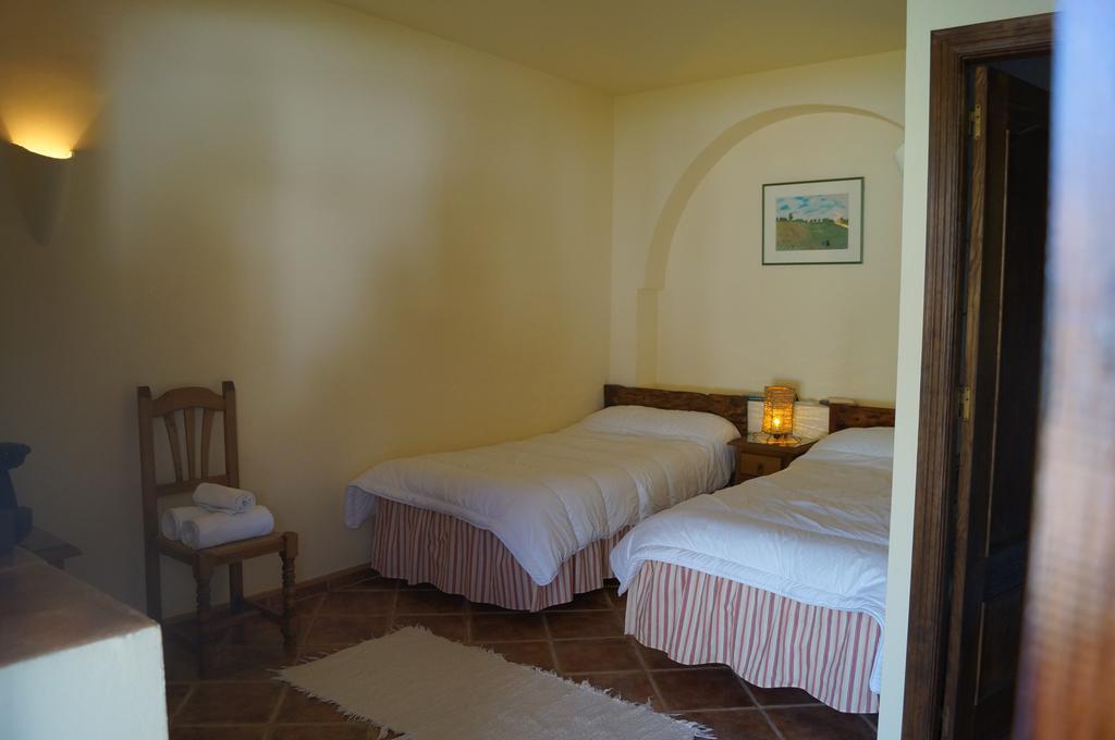 Casa Rural 3. Los Castanuelos Bed & Breakfast