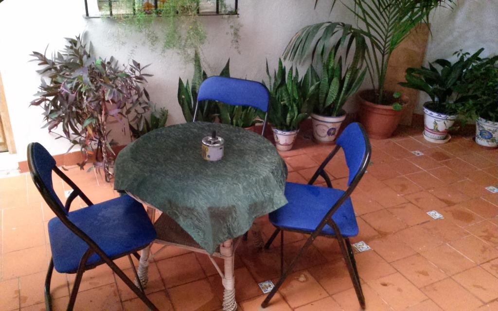 El Patio Pensión *