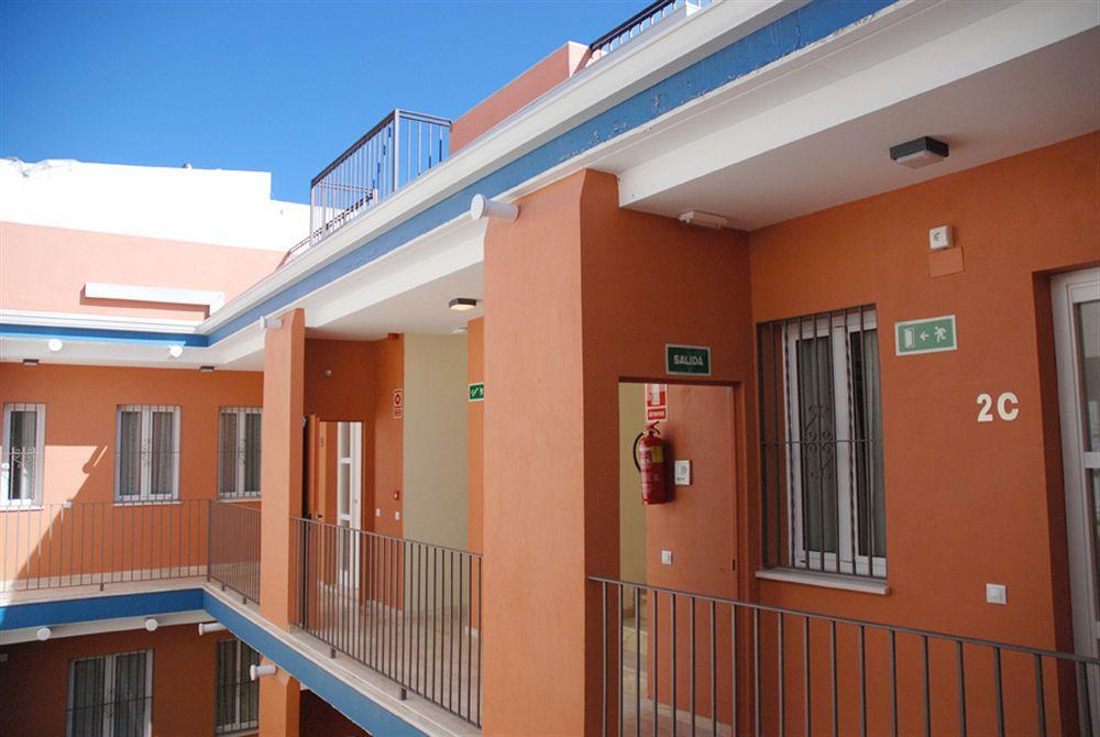 Metropolis Apartment