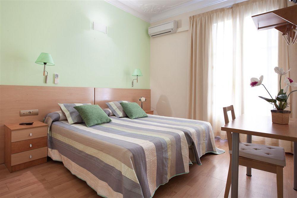 Hostal Felipe Ii *