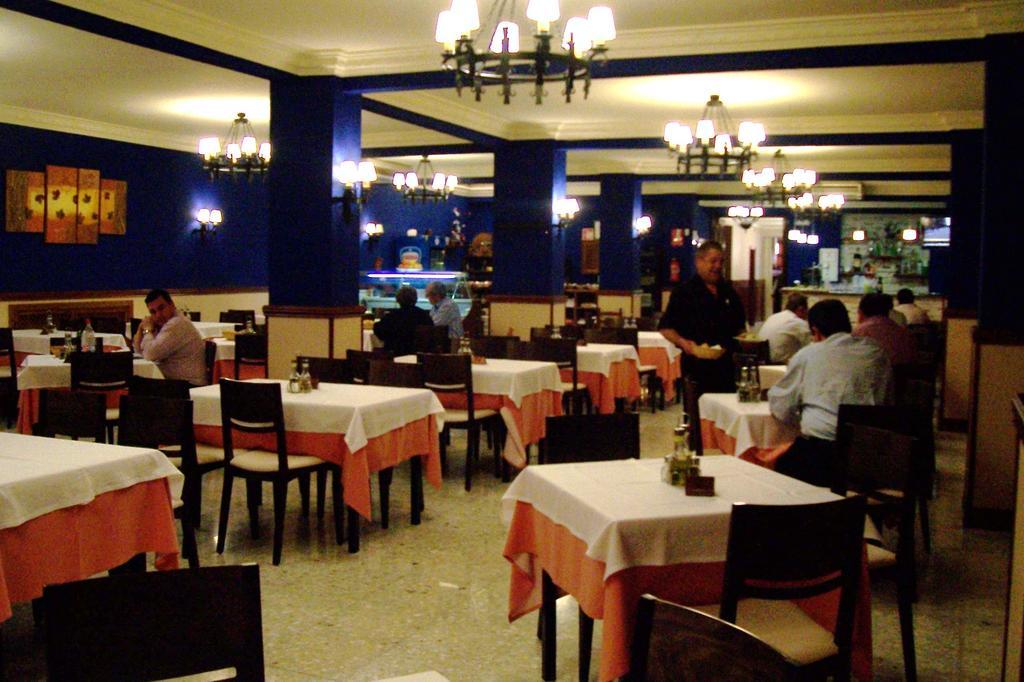 Guest house Restaurante El Cazador *