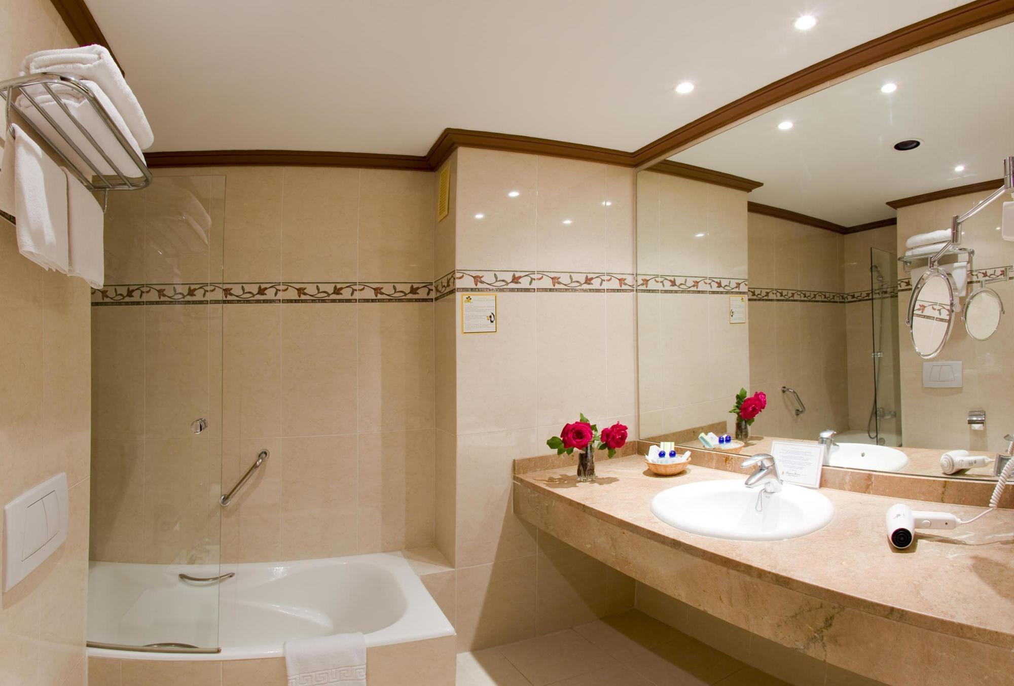 Y Paguera Aparthotel