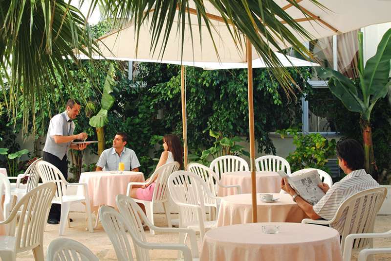 Internacional Hotel 2*
