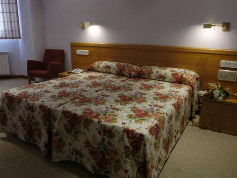 Chateau La Roca 3* Sancibrián