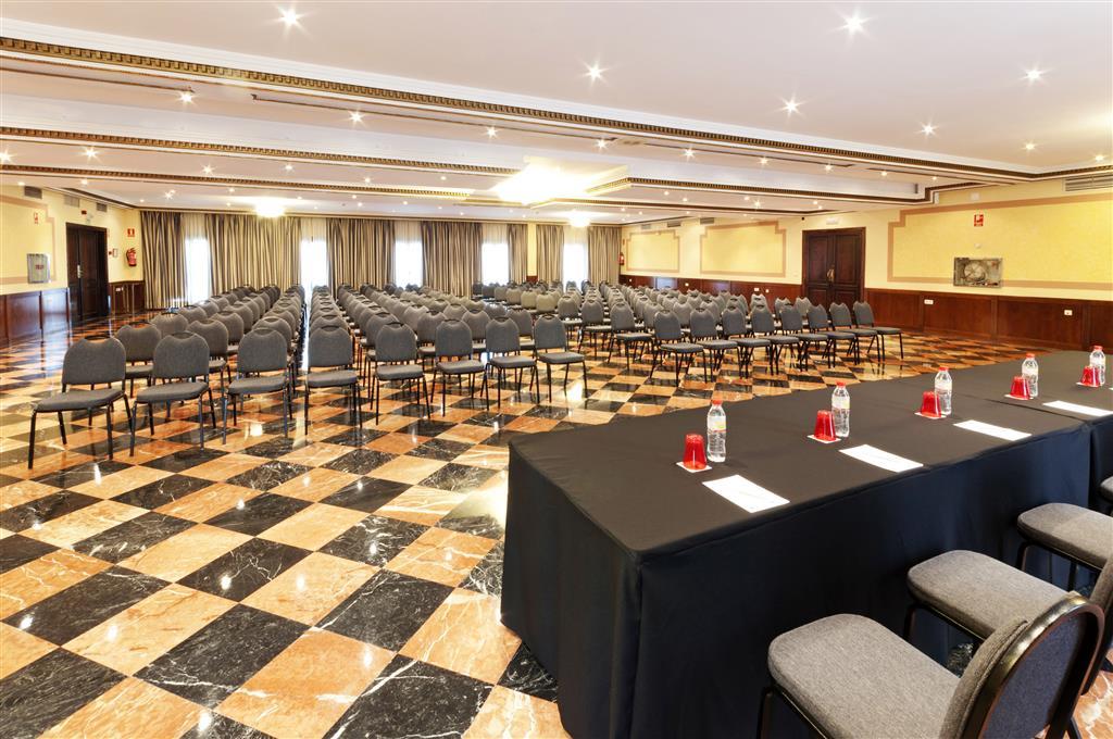 Hotel Macarena 4*