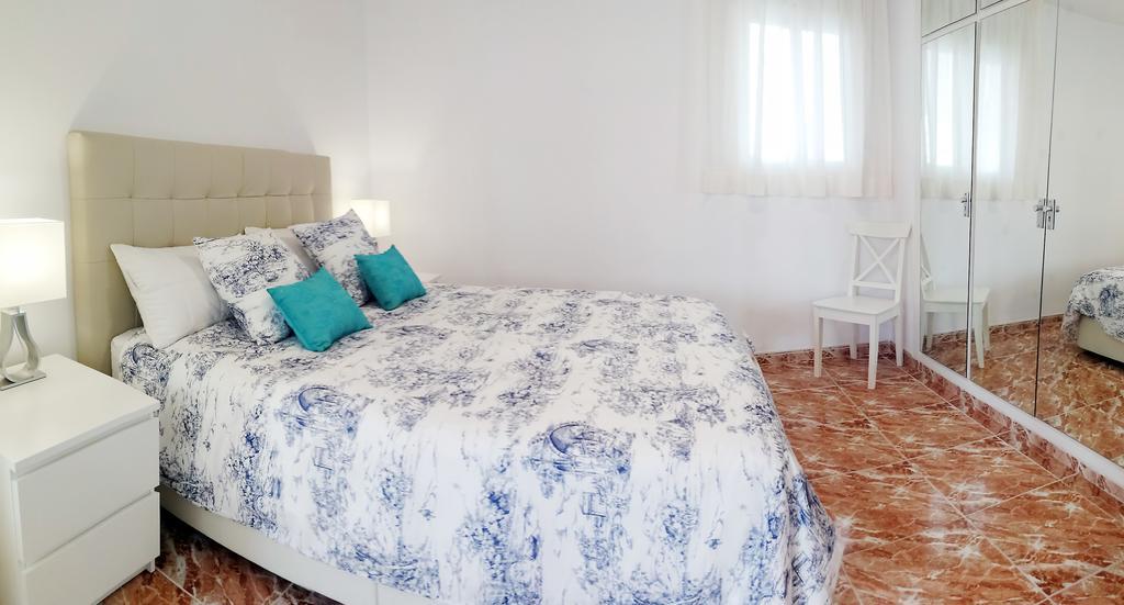 Andalusian Apartment *