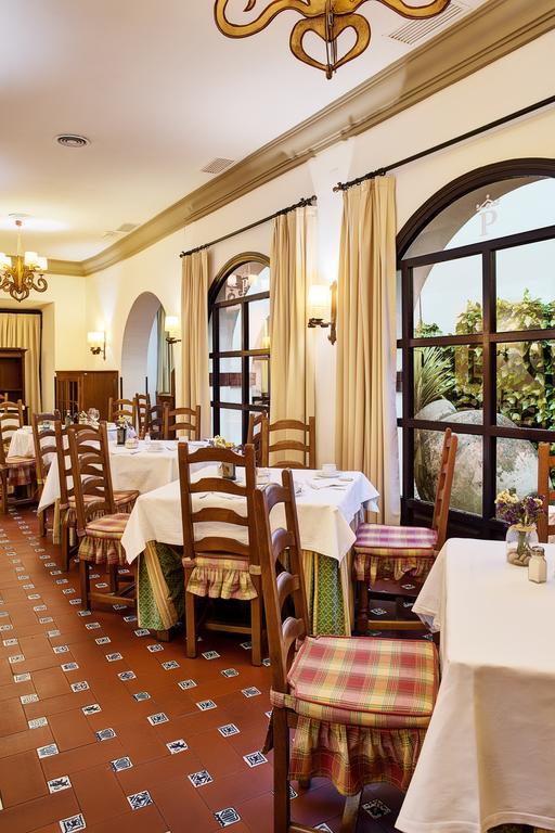 Hotel De 4*
