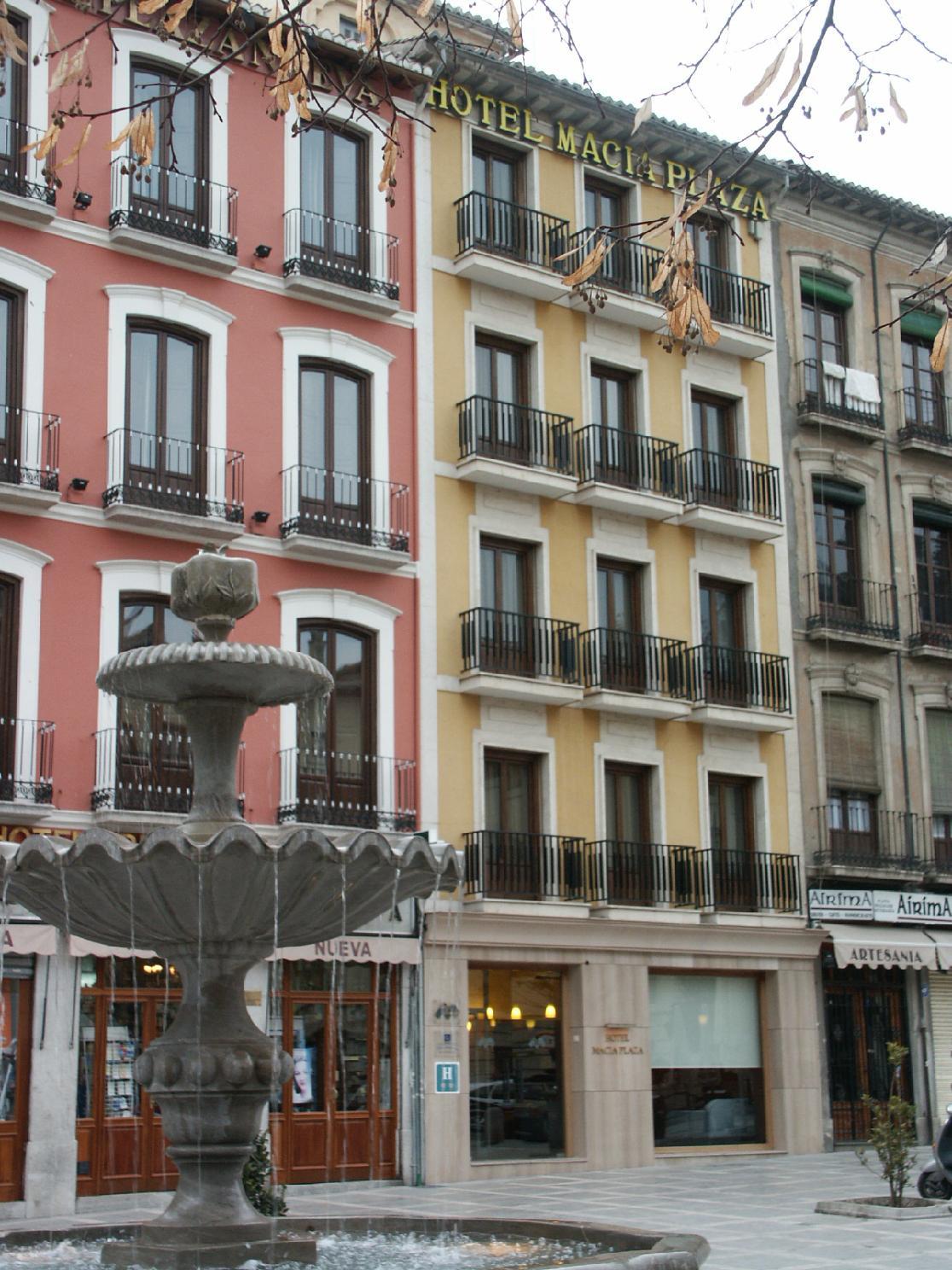 Maciá Plaza Hotel 2*