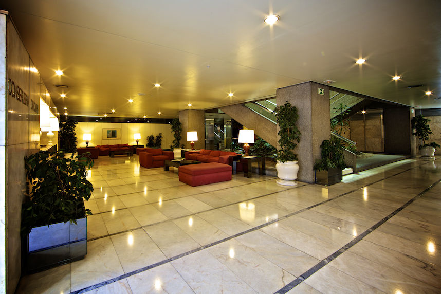 Apartment Pierre & Edificio Eurobuilding 2