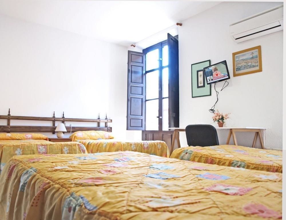 Pensión Arteaga Hostal&baños Arabes Elvira *