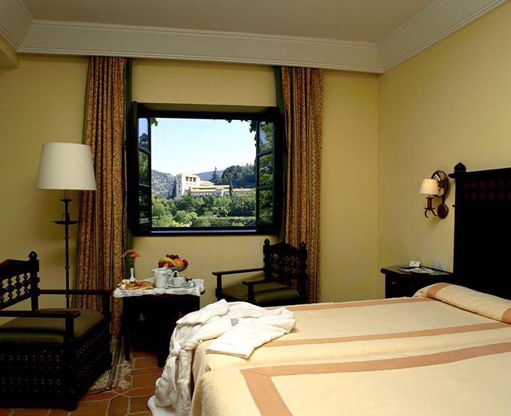 Hotel De 4*