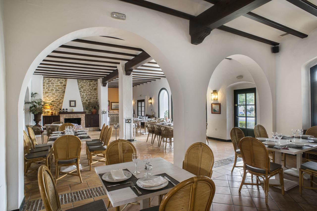 Hotel Doña Lola Zahara 4*
