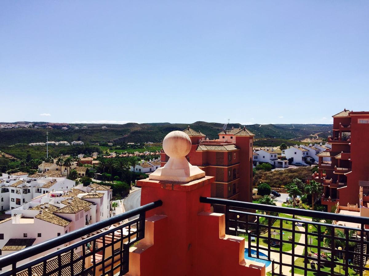 3 Bedroom Duquesa Regent Apartment *