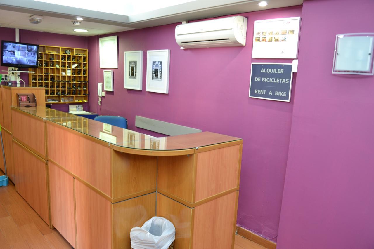 Jentoft Hostal *
