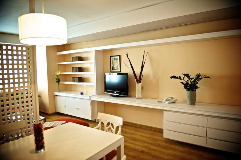 Pierre & Edificio Eurobuilding 2 Apartment
