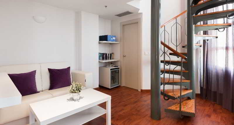 Nh Artes Hotel 4*