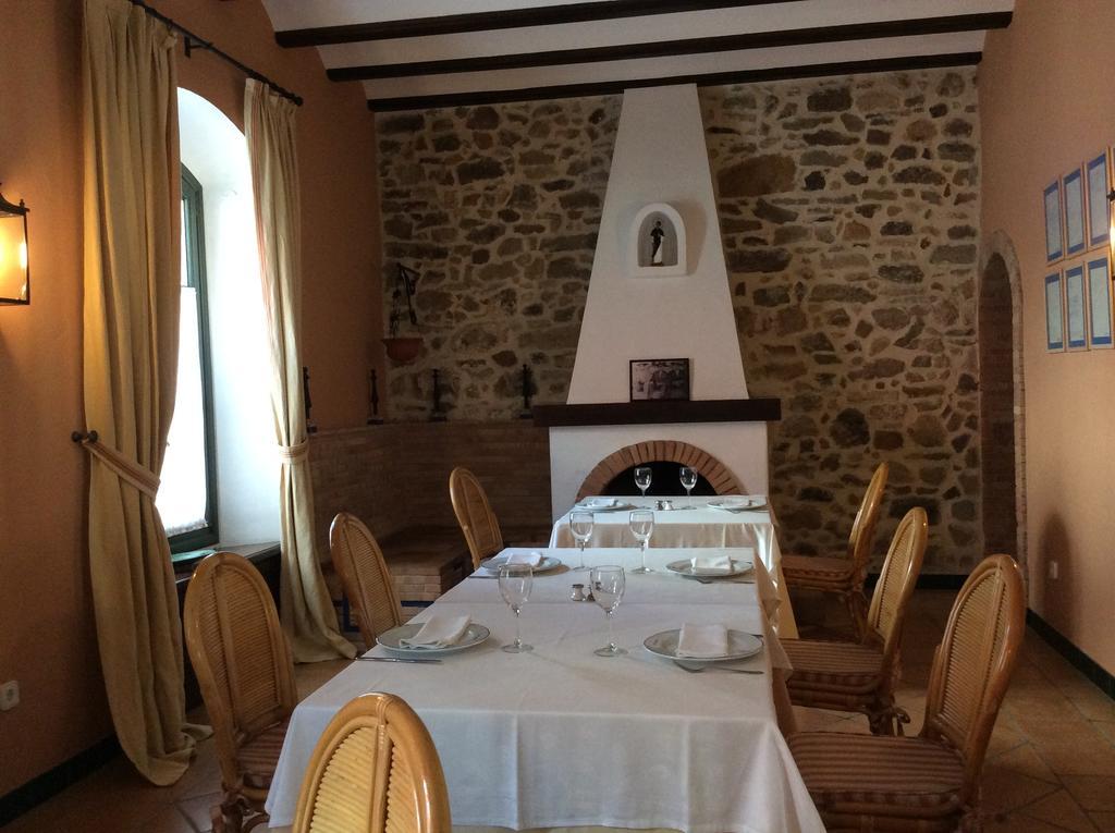 Hotel Doña Lola Zahara 4*
