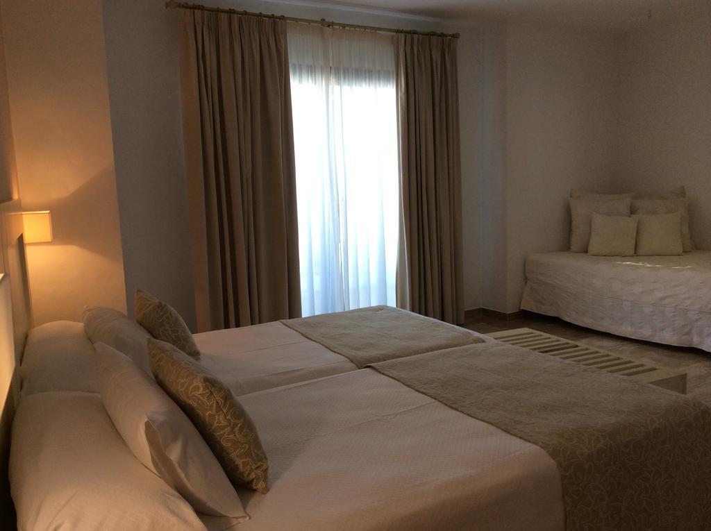 Doña Lola Zahara Hotel 4*